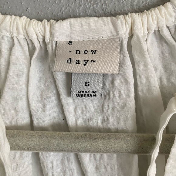 A New Day Top Size Small Gauzy White Flutter Short Sleeves V-Neck Lightweight - Picture 3 of 7